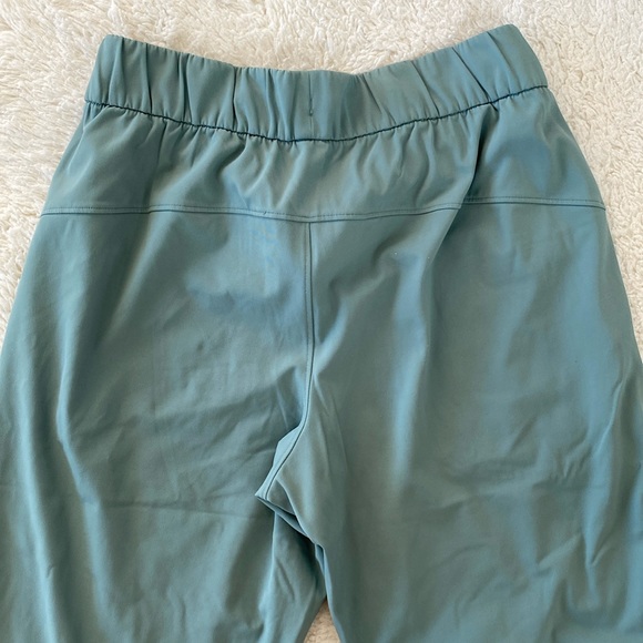 ❤️ Lululemon On the Fly Jogger 28" *Luxtreme Green Size 6 NWOT - Picture 7 of 8